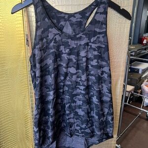 Lululemon Women’s workout top